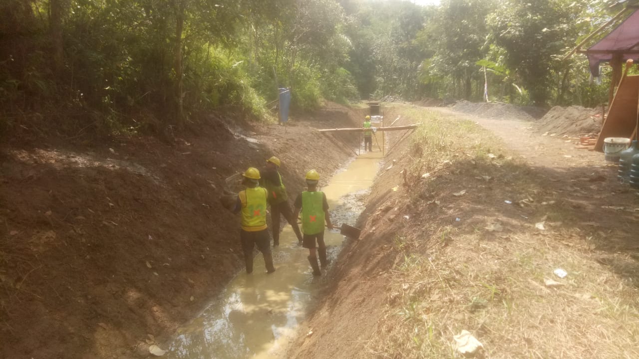Sinergi Pemerintah Desa dan TNI: Rehabilitasi Irigasi Padawaras Jadi Harapan Baru Petani