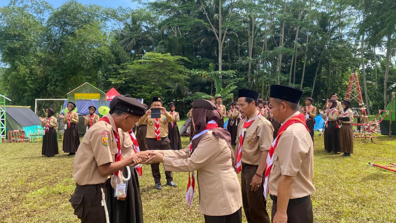 SMPN 3 Cipatujah Gelar Kegiatan Pramuka ST 1, Tanamkan Nilai Disiplin dan Kebersamaan
