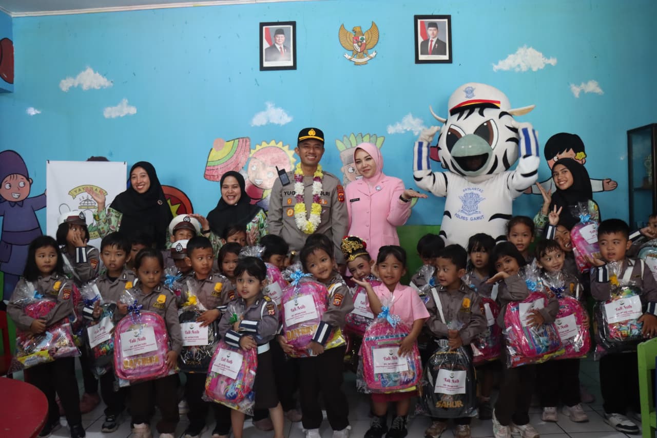Kapolres Garut dan Ketua Bhayangkari Cabang Garut Kunjungi TK Kemala Bhayangkari 15 dan 23, Wujud Kepedulian terhadap Pendidikan Anak Usia Dini