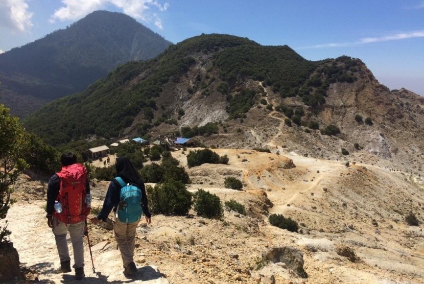 Sambut Natal 2025 dan Tahun Baru 2026, TWA Gunung Papandayan Jadi Destinasi Andalan untuk Menikmati Hutan Mati, Ini Kata Aminta Ka’ban