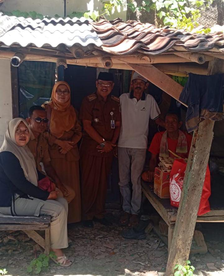 Kisah Lansia Mada Menggugah Kepedulian, Plt Camat Karangbahagia Tinjau Langsung Kediaman Warga