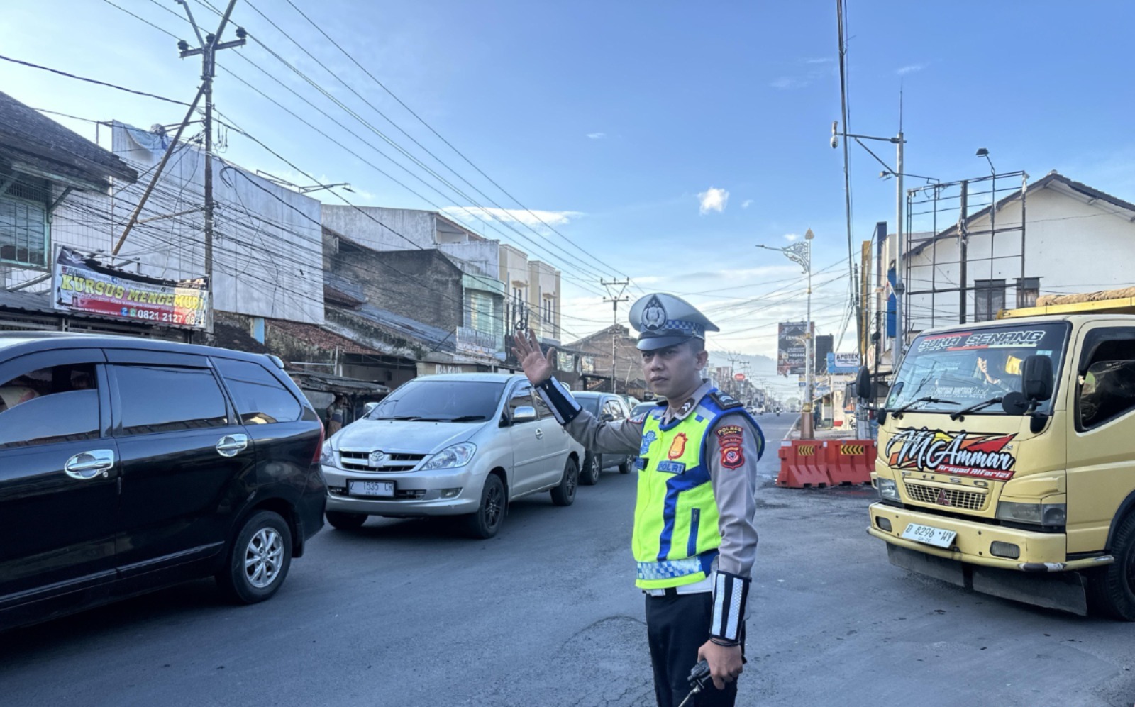 Kepadatan Arus Libur Natal Meningkat, Polres Garut Terapkan One Way di Sejumlah Jalur Strategis