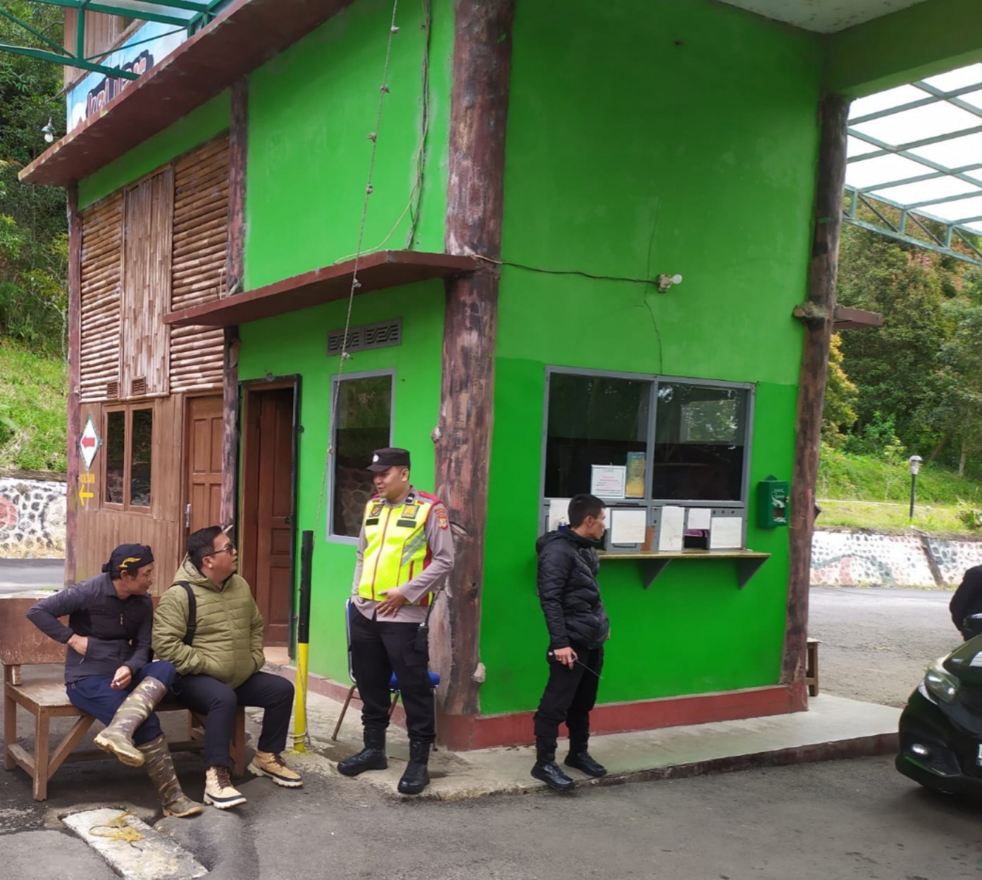 Manager Pelaksana Harian PT AIL, Aminta Kaban: Libur Akhir Tahun Aman, Nyaman, dan Kondusif, TWA Gunung Papandayan Terus Berikan Pelayanan Terbaik bagi Pengunjung