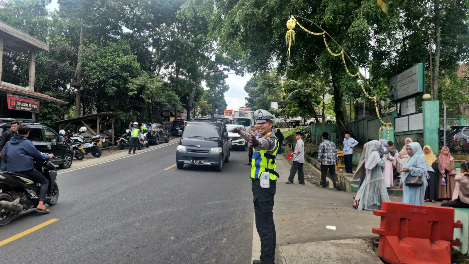 Arus Lalu Lintas Meningkat, Polres Garut Lakukan Rekayasa Lalu Lintas One Way di Sejumlah Jalur