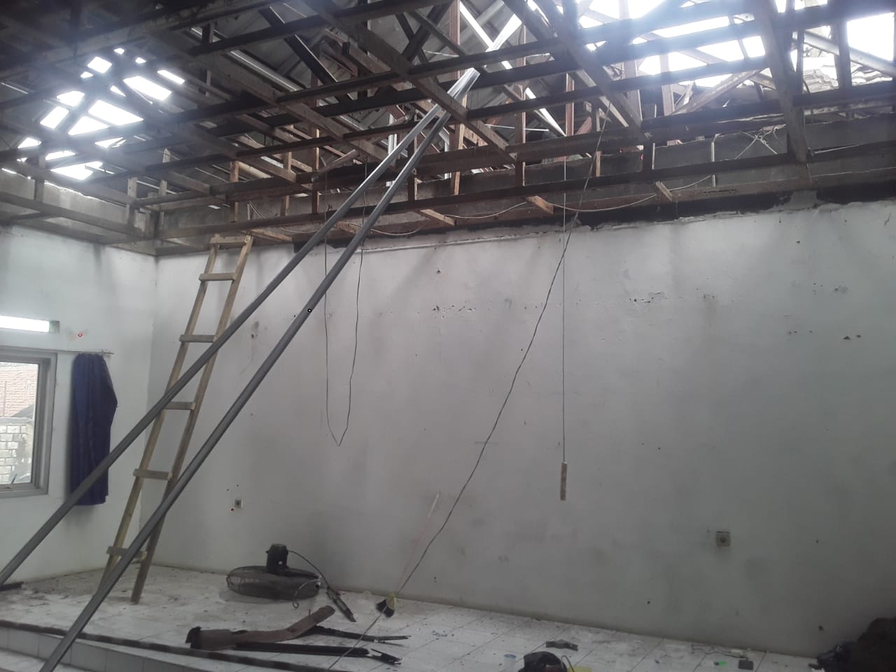 ‎Renovasi Aula Kantor Desa Bantarjati Dikebut, Tingkatkan Pelayanan dan Aktivitas Warga