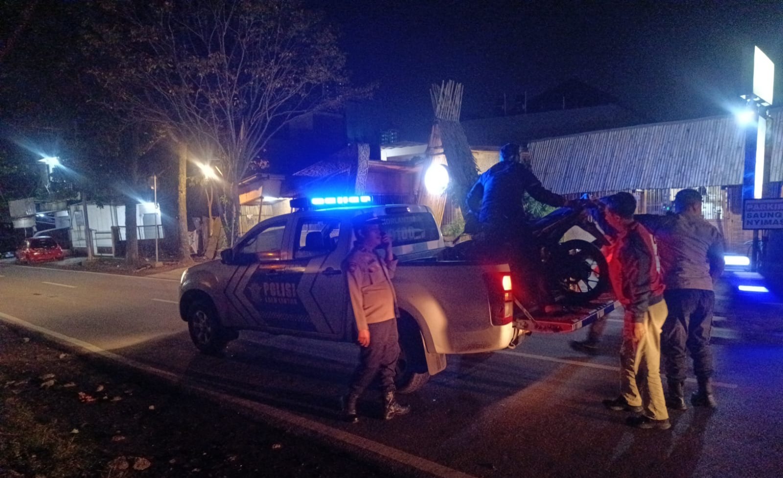 Polsek Tarogong Kidul Bubarkan Perang Sarung di Jalan Proklamasi, Satu Sepeda Motor Diamankan