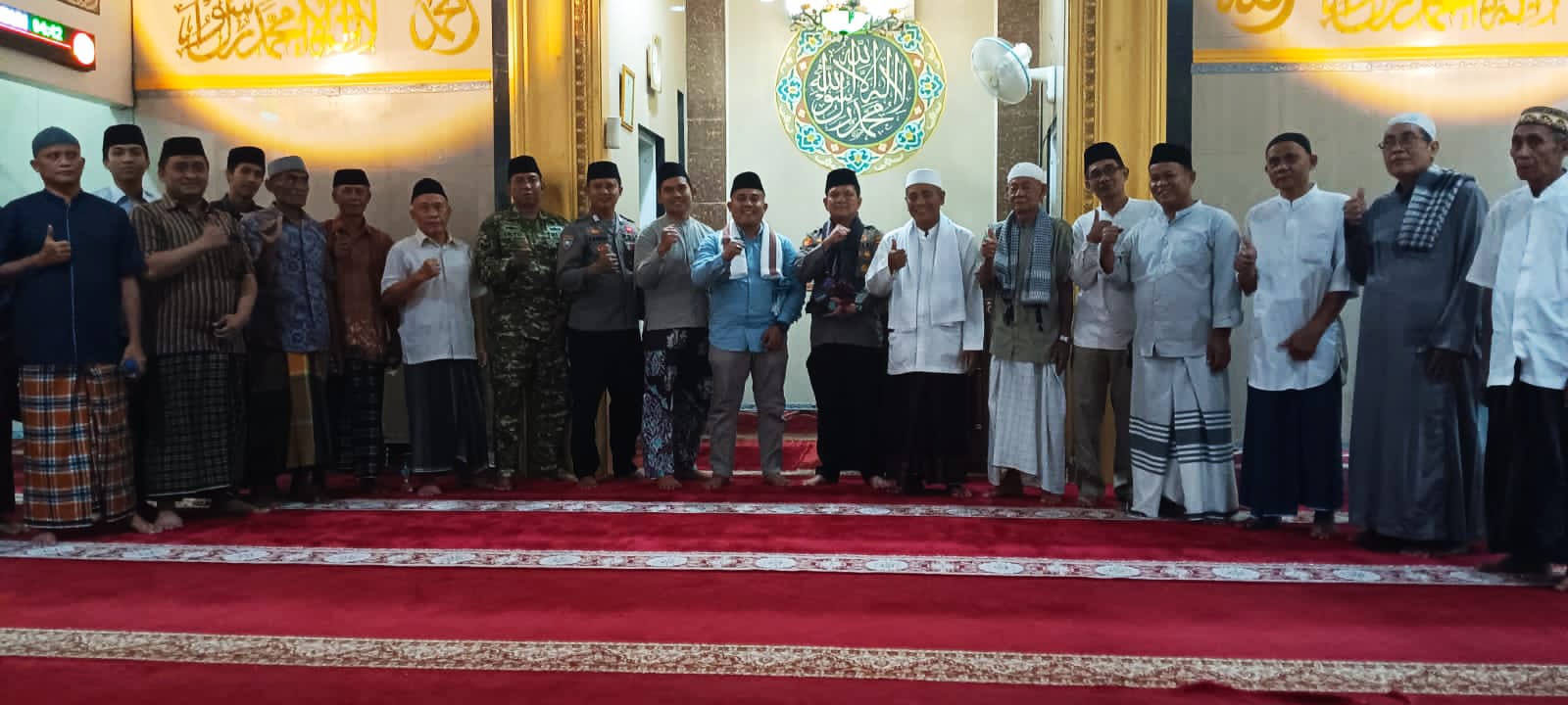 Kapolsek Cikarang Timur Perkuat Harkamtibmas Lewat Tarawih Keliling di Sertajaya